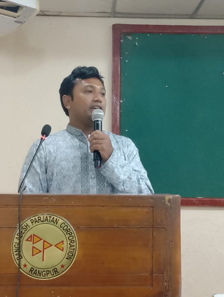 Advisor Md. Jahangir Hossain Tayeb delivering a speech at an organizational program of Manobotar Kollane ManobPremi